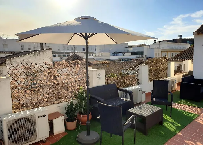 Entre Patios Y Flores